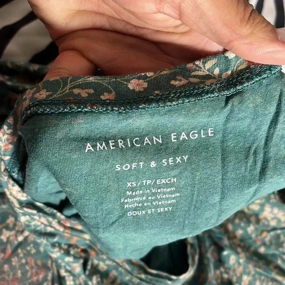 Green Floral Tank Top - Picture 3 of 3